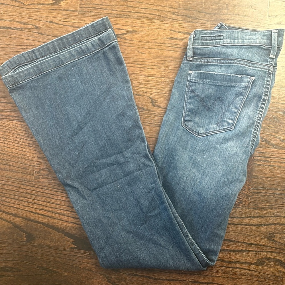 CITIZENS OF HUMANITY 
SIZE: 28